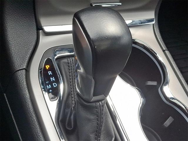 Photo of 2022 White Jeep Grand Cherokee WK