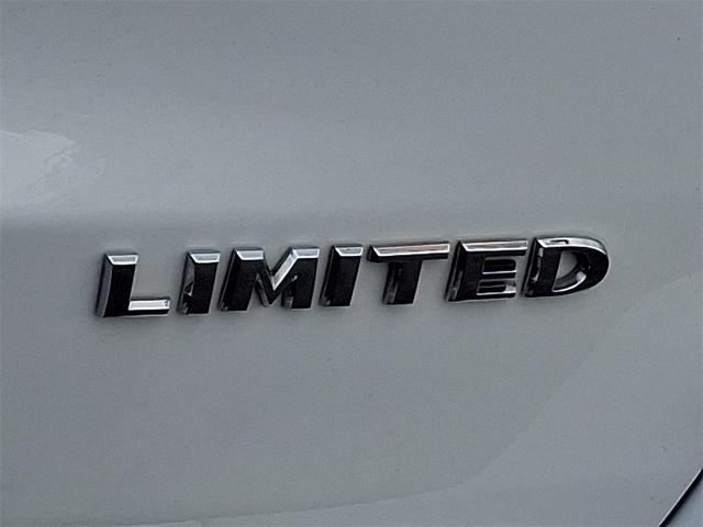 Photo of 2022 White Jeep Grand Cherokee WK