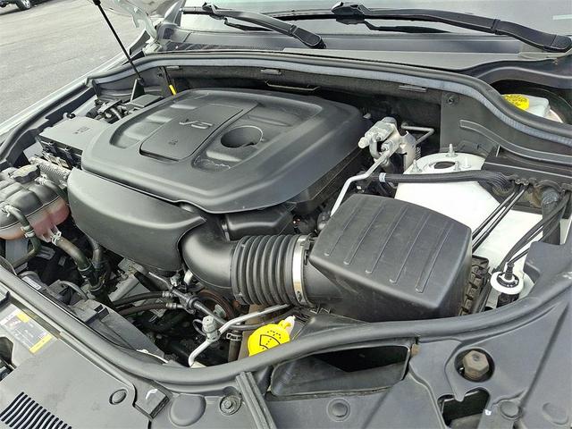 Photo of 2022 White Jeep Grand Cherokee WK