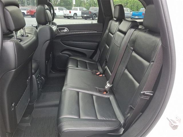 Photo of 2022 White Jeep Grand Cherokee WK