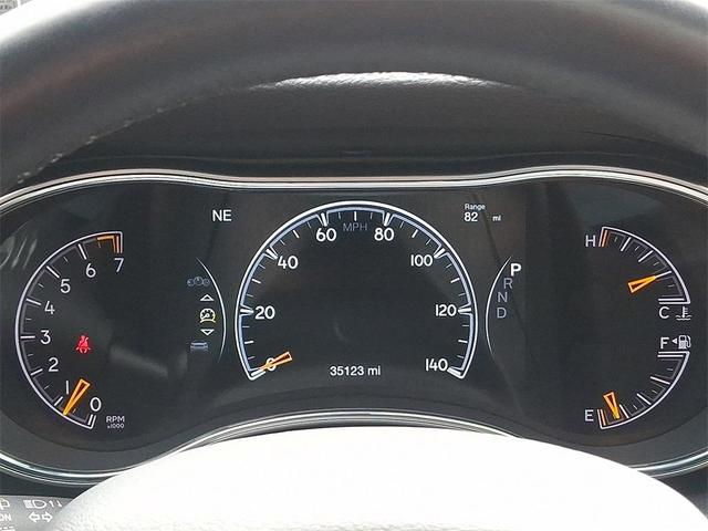 Photo of 2022 White Jeep Grand Cherokee WK