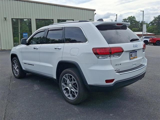 Photo of 2022 White Jeep Grand Cherokee WK