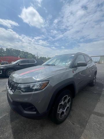 Photo of 2022 Gray Jeep Compass