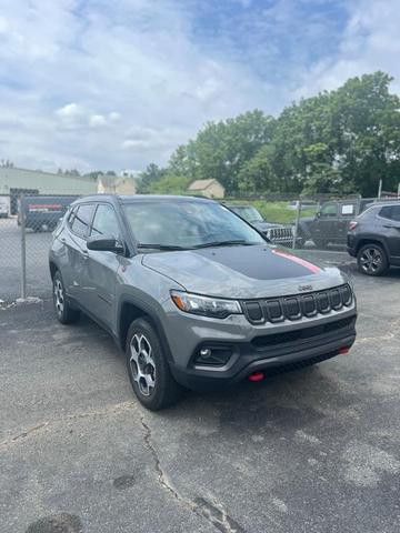 Photo of 2022 Gray Jeep Compass