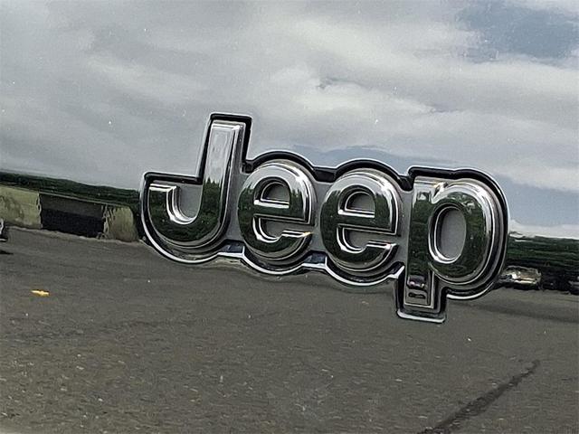 Photo of 2021 Black Jeep Grand Cherokee L