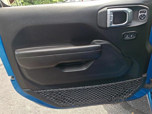 Photo of 2020 Blue Jeep Gladiator