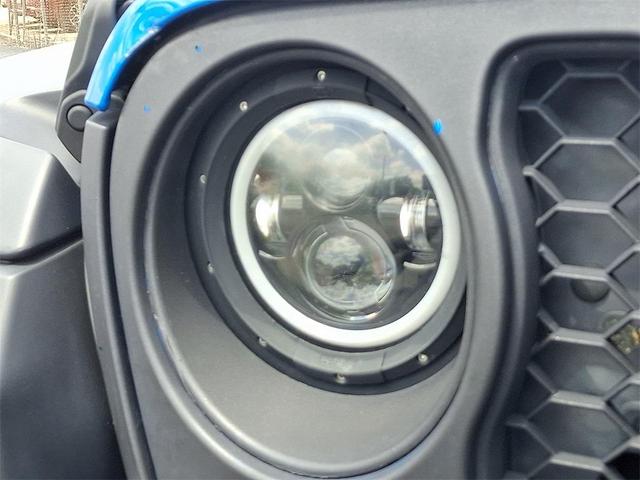 Photo of 2020 Blue Jeep Gladiator