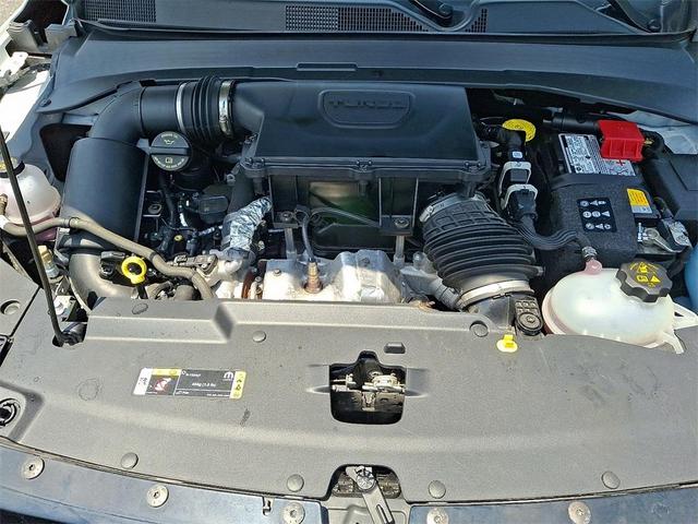 Photo of 2023 White Jeep Compass