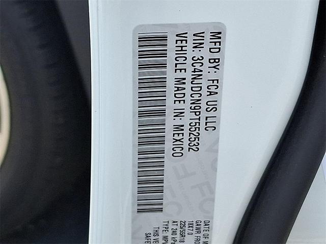 Photo of 2023 White Jeep Compass