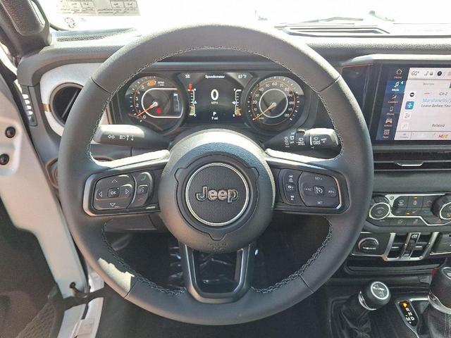 Photo of 2025 Bright White Clearcoat Jeep Wrangler