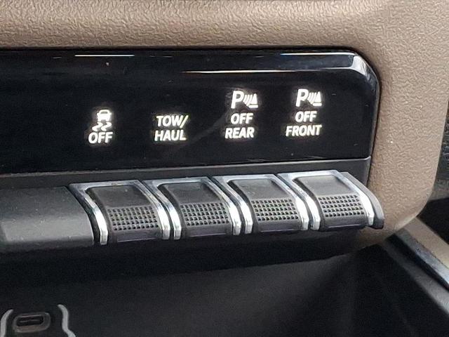 Photo of 2022 Bright White Clearcoat RAM 1500
