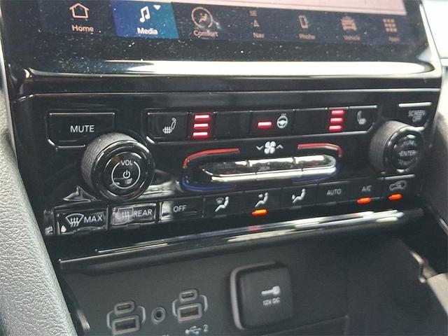 Photo of 2023 Silver Jeep Grand Cherokee L