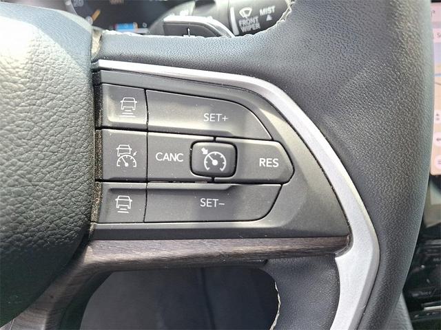 Photo of 2023 Silver Jeep Grand Cherokee L