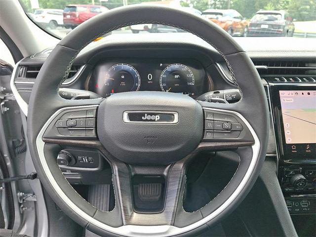 Photo of 2023 Silver Jeep Grand Cherokee L