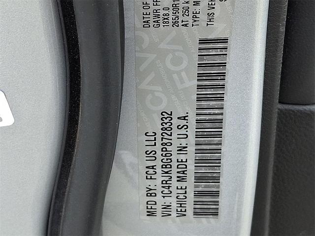Photo of 2023 Silver Jeep Grand Cherokee L