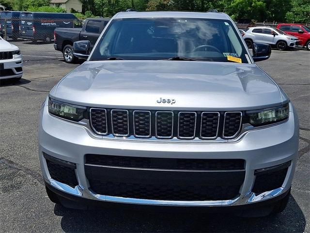 Photo of 2023 Silver Jeep Grand Cherokee L