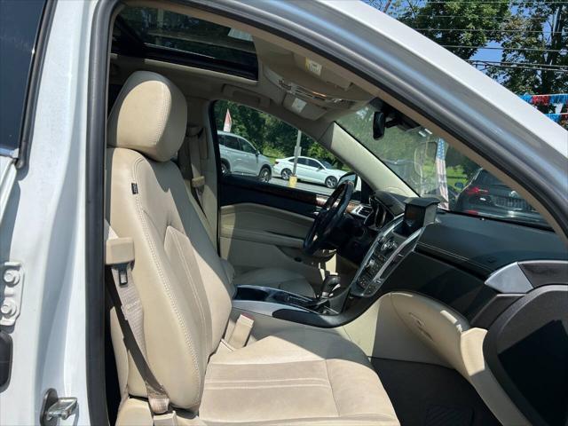 Photo of 2012 White Cadillac SRX