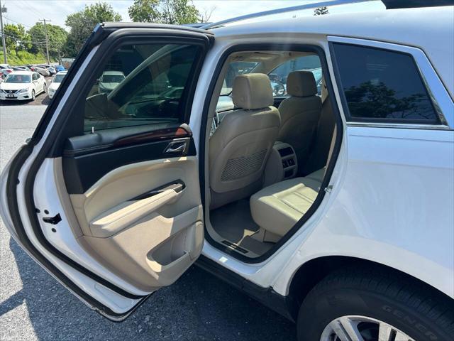 Photo of 2012 White Cadillac SRX