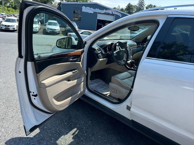 Photo of 2012 White Cadillac SRX