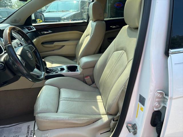 Photo of 2012 White Cadillac SRX