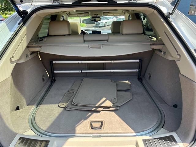 Photo of 2012 White Cadillac SRX