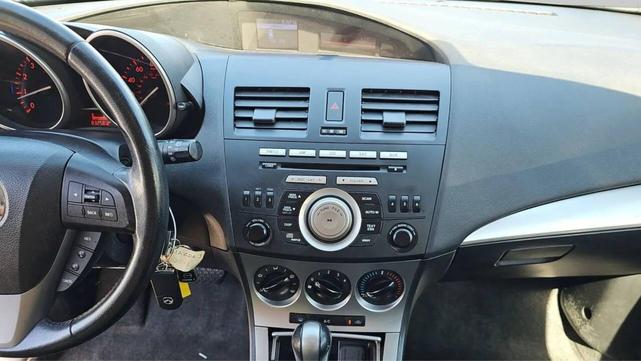 Photo of 2011 Crystal White Pearl Mica Mazda Mazda3
