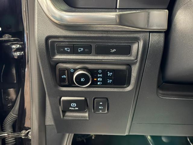 Photo of 2023 Agate Black Metallic Ford F-150