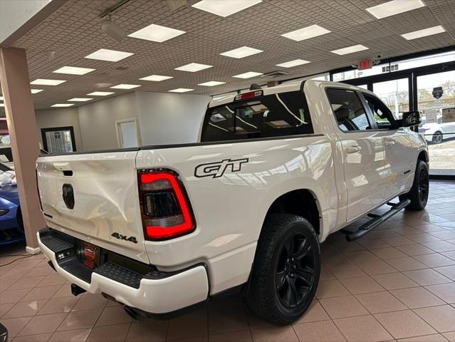 Photo of 2022 Bright White RAM 1500