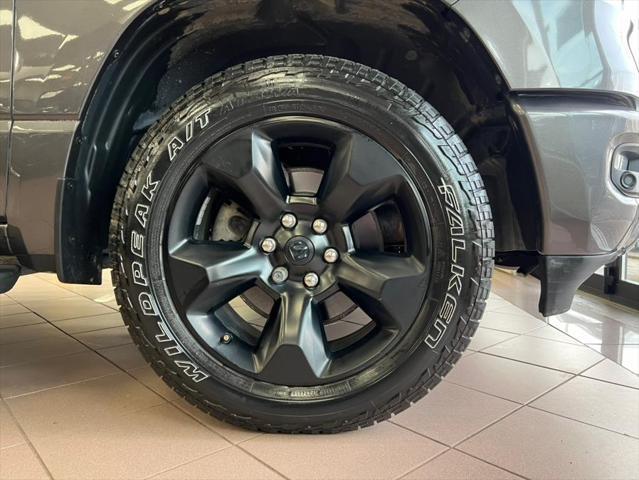 Photo of 2019 Granite Crystal Metallic Clearcoat RAM 1500