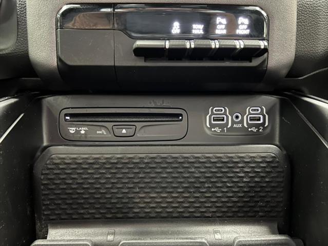 Photo of 2019 Granite Crystal Metallic Clearcoat RAM 1500