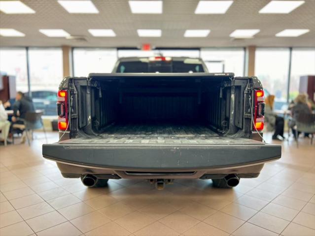 Photo of 2019 Granite Crystal Metallic Clearcoat RAM 1500