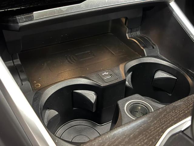 Photo of 2021 Jet Black BMW 330