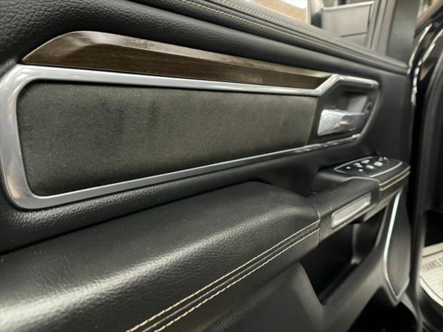 Photo of 2022 Diamond Black Crystal Pearlcoat RAM 1500