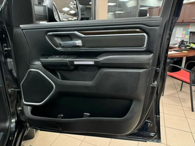 Photo of 2022 Diamond Black Crystal Pearlcoat RAM 1500