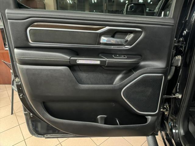 Photo of 2022 Diamond Black Crystal Pearlcoat RAM 1500