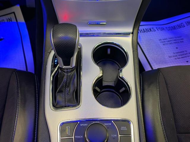 Photo of 2020 Granite Crystal Metallic Jeep Grand Cherokee
