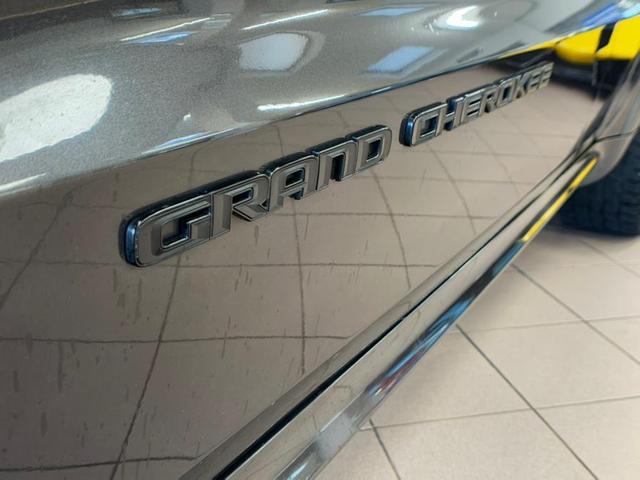 Photo of 2020 Granite Crystal Metallic Jeep Grand Cherokee