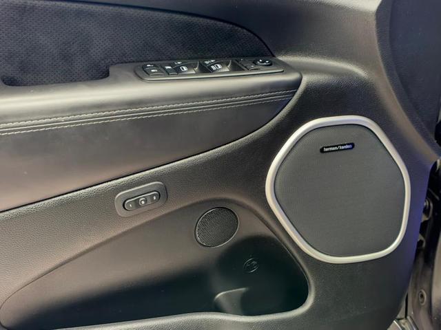 Photo of 2020 Granite Crystal Metallic Jeep Grand Cherokee