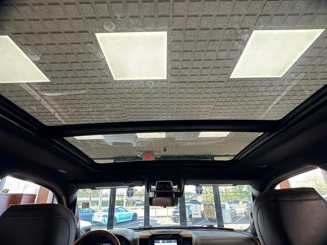 Photo of 2022 Diamond Black Crystal Pearlcoat RAM 1500