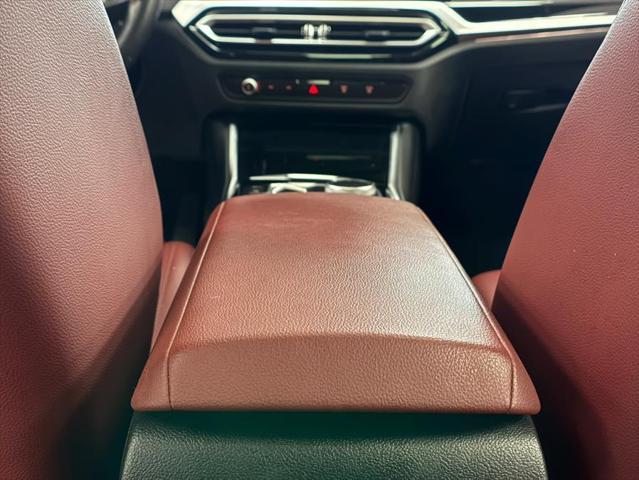 Photo of 2023 Black Sapphire Metallic BMW 330