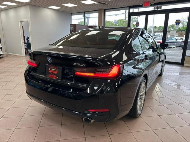 Photo of 2023 Black Sapphire Metallic BMW 330