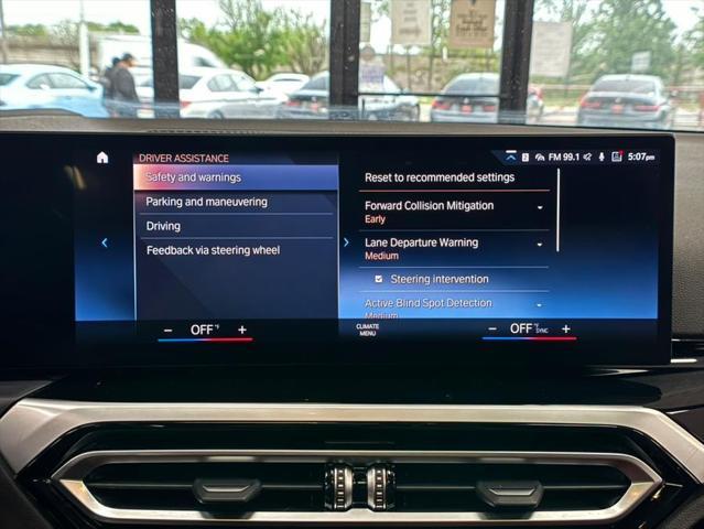 Photo of 2023 Black Sapphire Metallic BMW 330