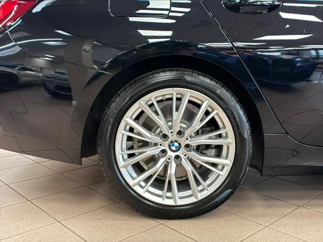 Photo of 2023 Black Sapphire Metallic BMW 330