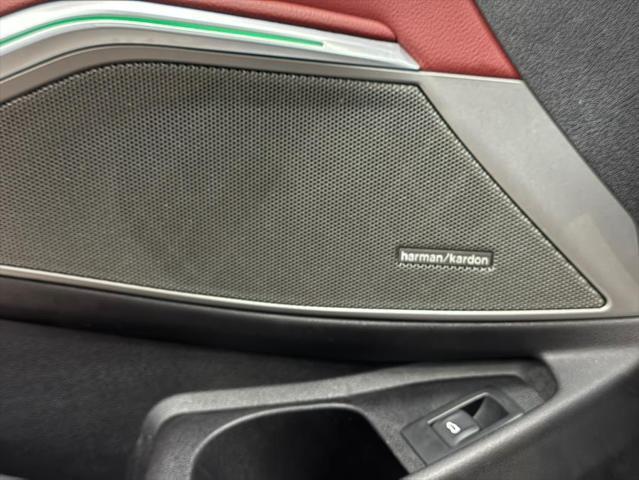 Photo of 2023 Black Sapphire Metallic BMW 330