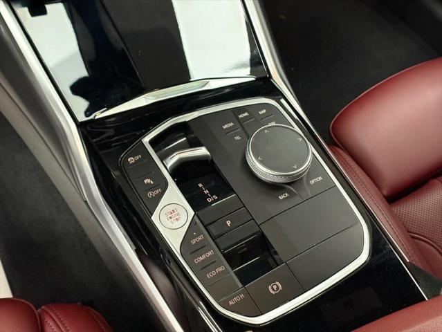 Photo of 2023 Black Sapphire Metallic BMW 330