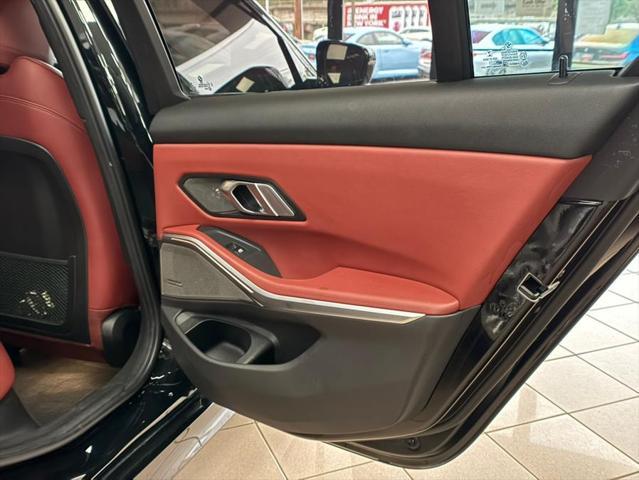Photo of 2023 Black Sapphire Metallic BMW 330