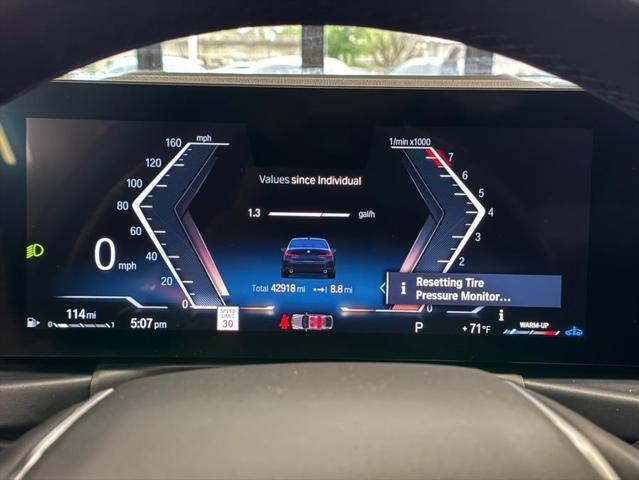 Photo of 2023 Black Sapphire Metallic BMW 330