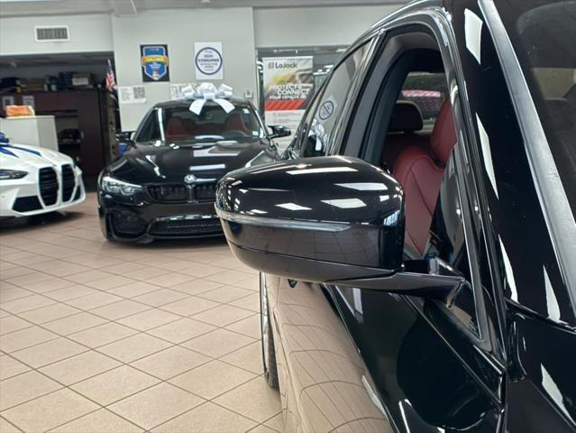 Photo of 2023 Black Sapphire Metallic BMW 330