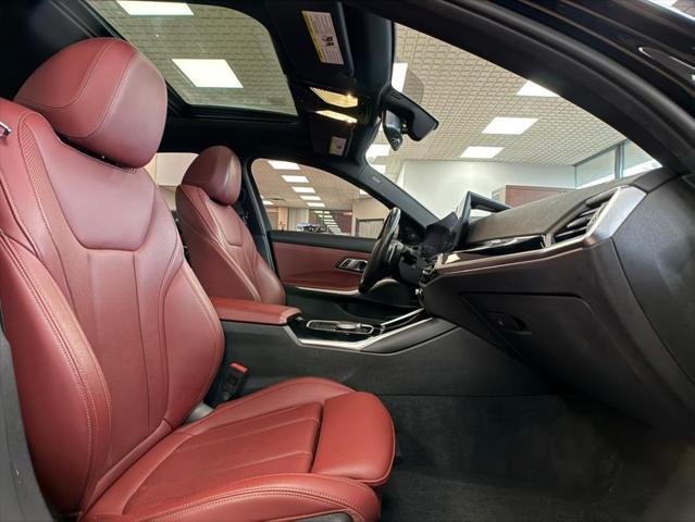 Photo of 2023 Black Sapphire Metallic BMW 330