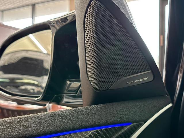Photo of 2021 Black Sapphire Metallic BMW X4 M